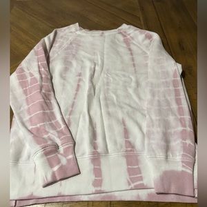 Vs Pink gently worn Xs sweatshirt, pink tie dye in great condition